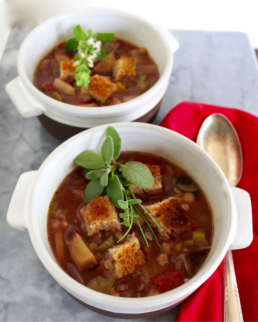 Meat soup. Каменный суп. Каменный суп Португалия. Стон суп.